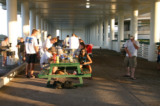 2005-07-02-Port-Aransas-51-Travis-Ben-Ren-Kiffin-Kavita-eating.jpg