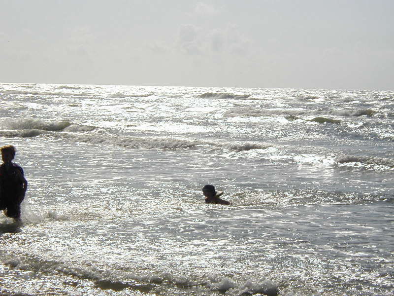 2005/07(July)/Port-Aransas/Day2/800x600_2005-07-02-Port-Aransas-10-Chance-Dax.JPG