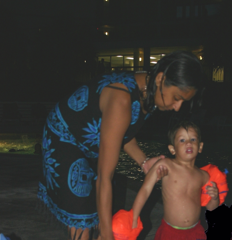 2005-07-02-Port-Aransas-76-Kavita-Sachin.jpg