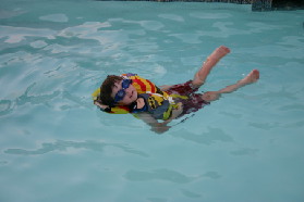 2005-07-02-Port-Aransas-66-pool-Dax.jpg