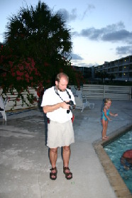 2005-07-02-Port-Aransas-74-pool-Ren-camera.jpg