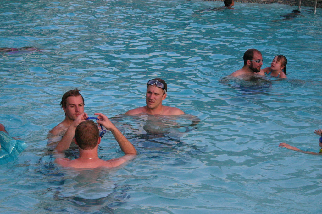 2005/07(July)/Port-Aransas/Day3/1024x768_2005-07-03-Port-Aransas-27-Travis-Doug-Ben-pool.JPG