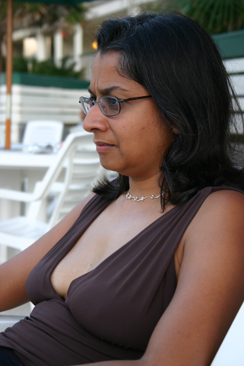 2005-07-03-Port-Aransas-47-pool-Kavita.JPG