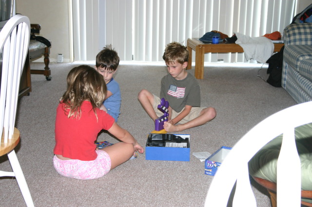 2005-07-03-Port-Aransas-02-Brittney-Dax-Chance.JPG