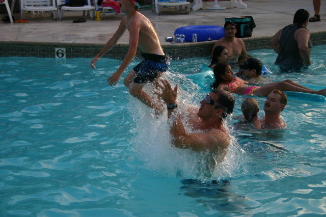 2005-07-03-Port-Aransas-12-Travis-launches-Chance.JPG