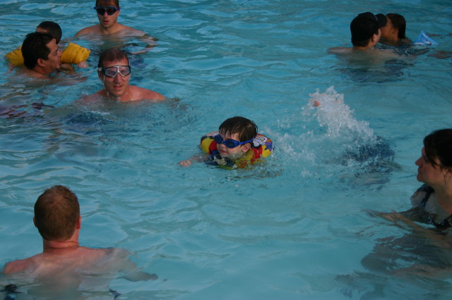 2005/07(July)/Port-Aransas/Day3/640x480_2005-07-03-Port-Aransas-23-Travis-Dax.JPG