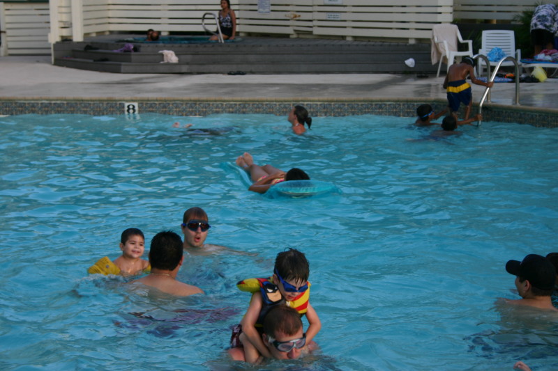 2005/07(July)/Port-Aransas/Day3/800x600_2005-07-03-Port-Aransas-21-Travis-Dax.JPG