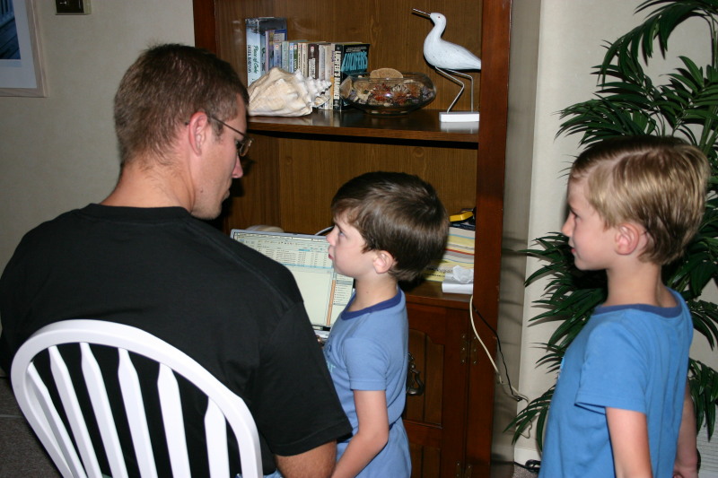 2005/07(July)/Port-Aransas/Day3/800x600_2005-07-03-Port-Aransas-65-Travis-Dax-Chance.JPG