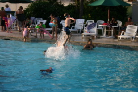 2005-07-03-Port-Aransas-05-Travis-launches-Chance.JPG