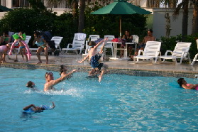 2005-07-03-Port-Aransas-06-Travis-launches-Chance.JPG