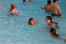 2005-07-03-Port-Aransas-30-pool-Dax-Kiffin.JPG