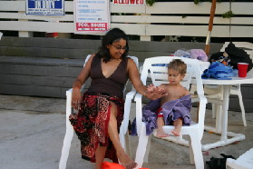 2005-07-03-Port-Aransas-37-pool-Kavita-Sachin.JPG