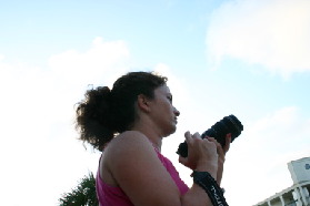 2005-07-03-Port-Aransas-49-pool-Suzi-camera.JPG