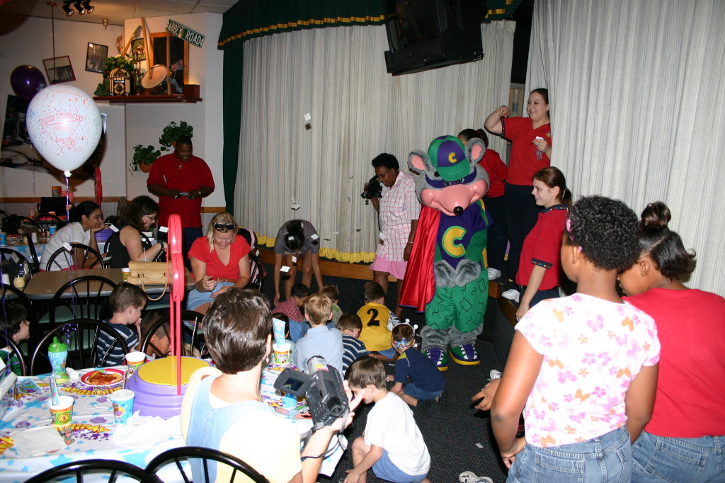 2005/08(August)/Baxter-bday/1024x768_2005-08-06-Baxter-bday-5.JPG