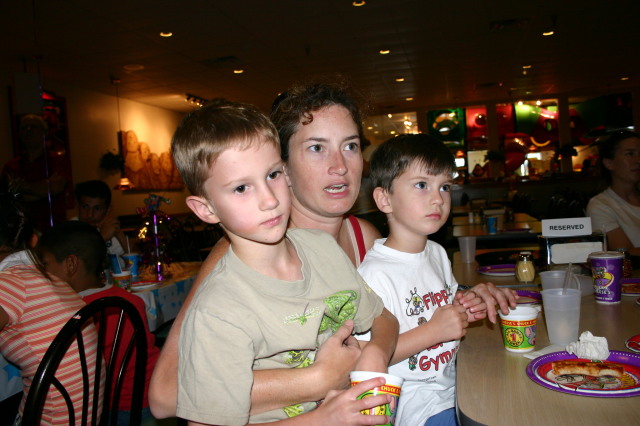 2005/08(August)/Baxter-bday/640x480_2005-08-06-Baxter-bday-4-Chance-Suzi-Dax.JPG