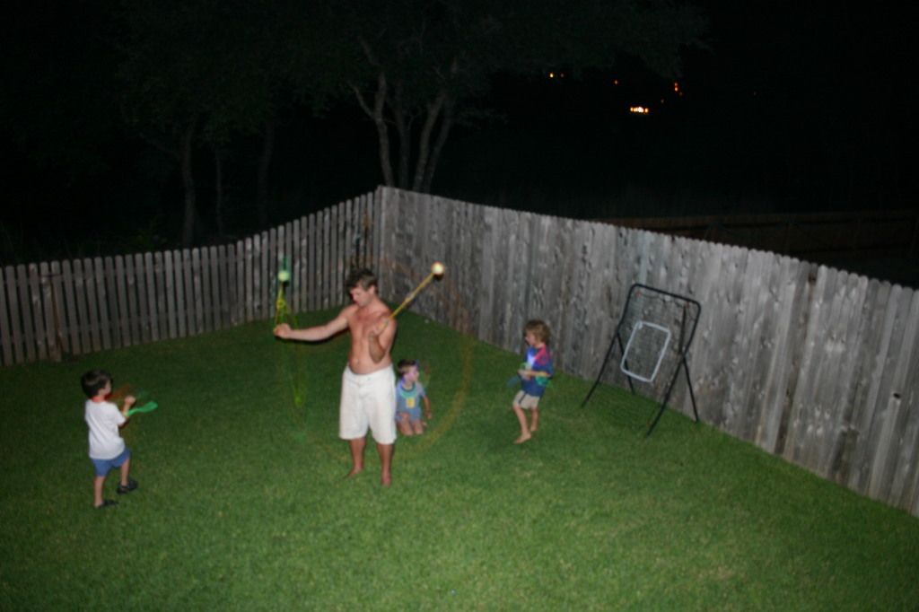 2005/08(August)/Camping-at-Justins/1024x768_2005-08-06-Camping-at-Justins-house-32-glow-balls.JPG