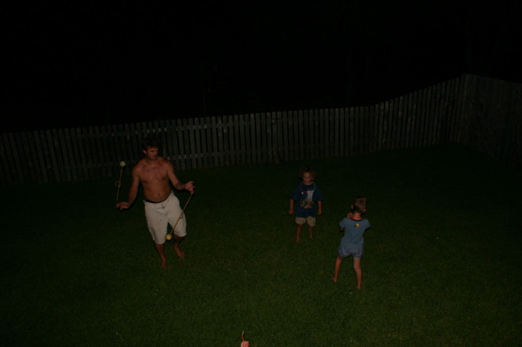 2005/08(August)/Camping-at-Justins/1024x768_2005-08-06-Camping-at-Justins-house-35-glow-balls.JPG