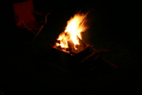 2005-08-06-Camping-at-Justins-house-31-Fire.JPG