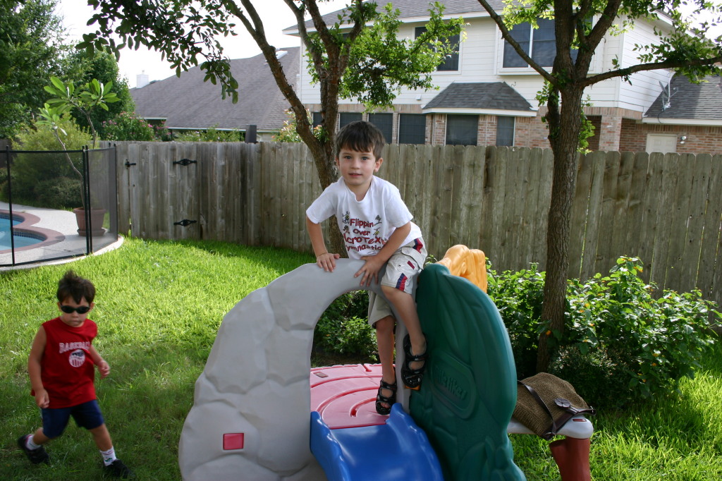 2005/08(August)/Case-Bday/2005-08-13-Case-Birthday-01-Dax.JPG