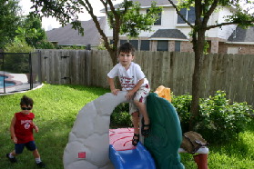 2005-08-13-Case-Birthday-01-Dax.JPG