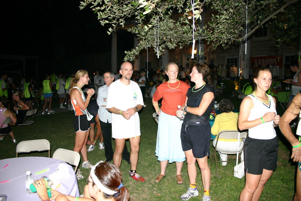 2005/08(August)/Margarita-Run/1024x768_2005-08-04-MargaritaRun-2-Jen-Anna-Suzi.JPG
