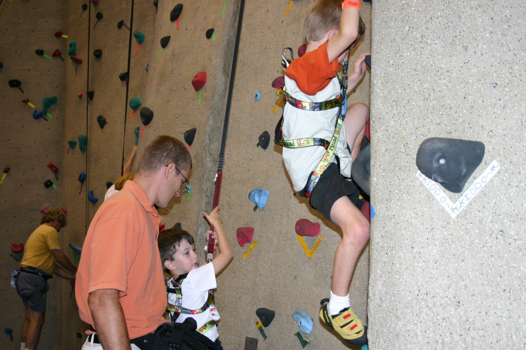 2005-07-30-Motive-picnic-28-rock-climbing-Chance-Dax-Travis.JPG