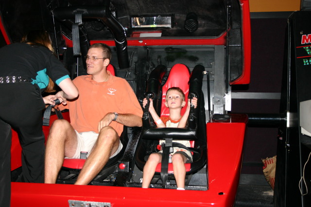 2005/08(August)/Motive-Picnic-Main-Event/640x480_2005-07-30-Motive-picnic-16-Chance-Travis-virtual-coaster.JPG