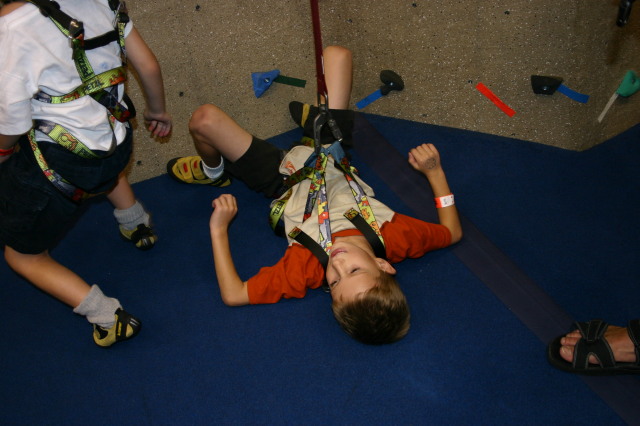 2005-07-30-Motive-picnic-42-rock-climbing-Chance-resting.JPG
