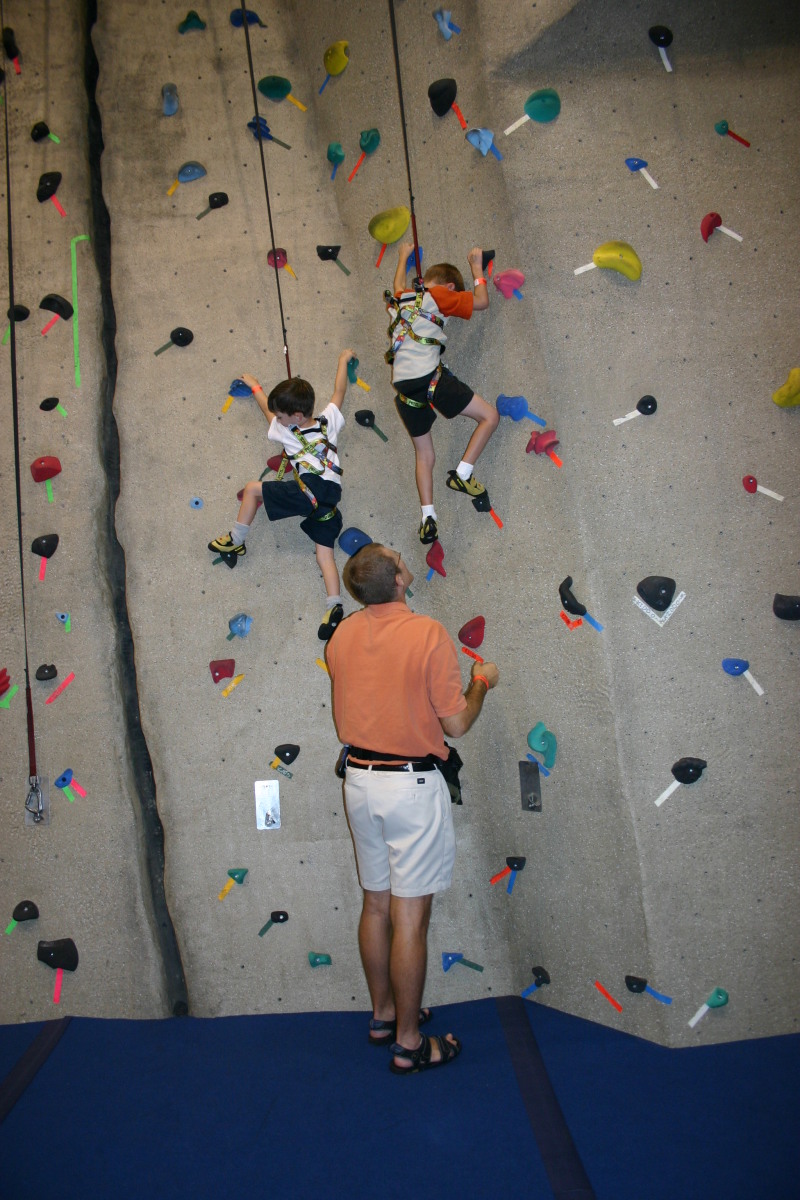 2005-07-30-Motive-picnic-34-rock-climbing-Chance-Dax-Travis.JPG