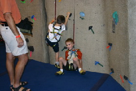 2005-07-30-Motive-picnic-31-rock-climbing-Chance-Dax.JPG