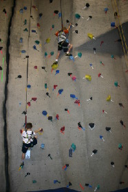 2005-07-30-Motive-picnic-43-rock-climbing-Chance-Dax.JPG
