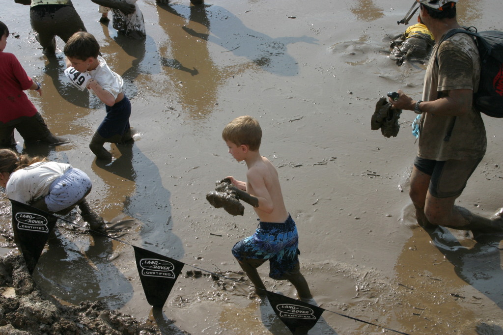 2005-08-07-Muddy-buddy-17-Chance-Mini-Buddy-shoes-stuck.JPG