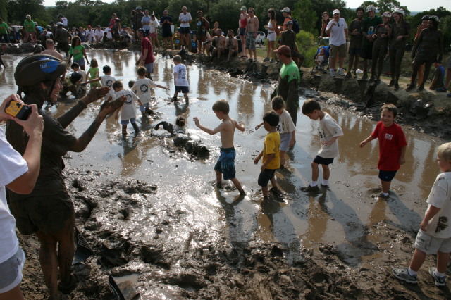 2005/08(August)/Muddy-Buddy/640x480_2005-08-07-Muddy-buddy-16-Chance-Mini-Buddy.JPG