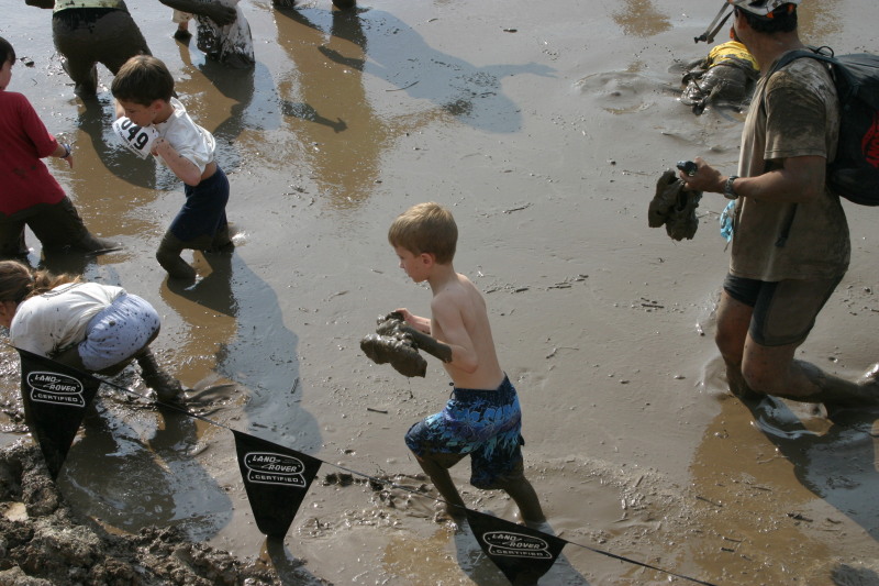 2005/08(August)/Muddy-Buddy/800x600_2005-08-07-Muddy-buddy-17-Chance-Mini-Buddy-shoes-stuck.JPG