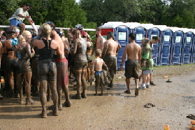 2005-08-07-Muddy-buddy-22-clean-up-time.JPG