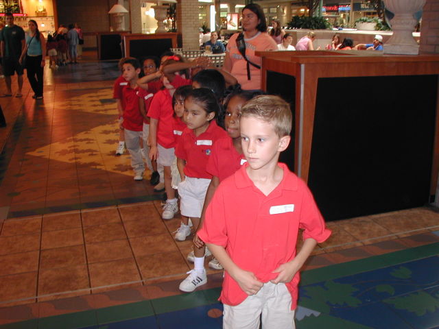 2005/08(August)/NYOS-Field-Trip/640x480_2005-08-03-NYOS-1st-field-trip-3-Chance.JPG