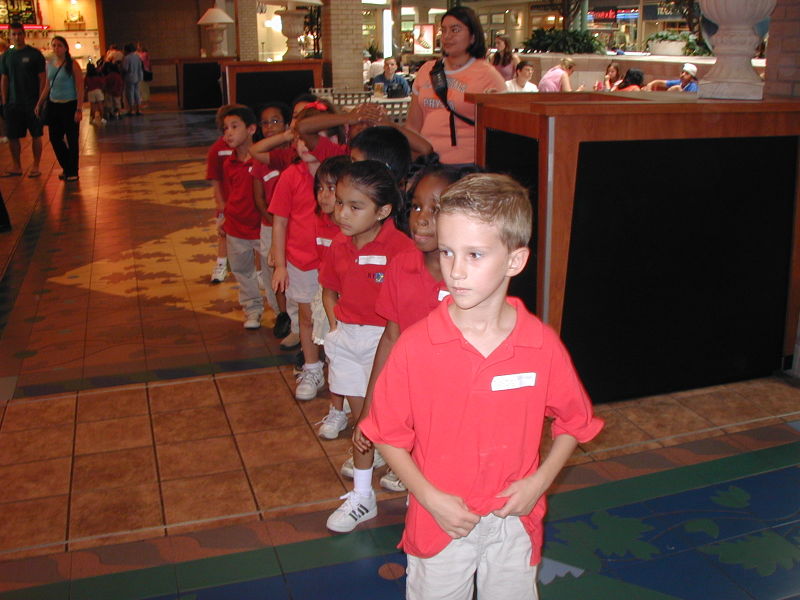 2005/08(August)/NYOS-Field-Trip/800x600_2005-08-03-NYOS-1st-field-trip-3-Chance.JPG