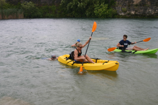2005/08(August)/PureAustin-Swim-Run/640x480_2005-08-04-PureAustin-swim-22-Suzi-dragged-by-Desiree-lightning.JPG
