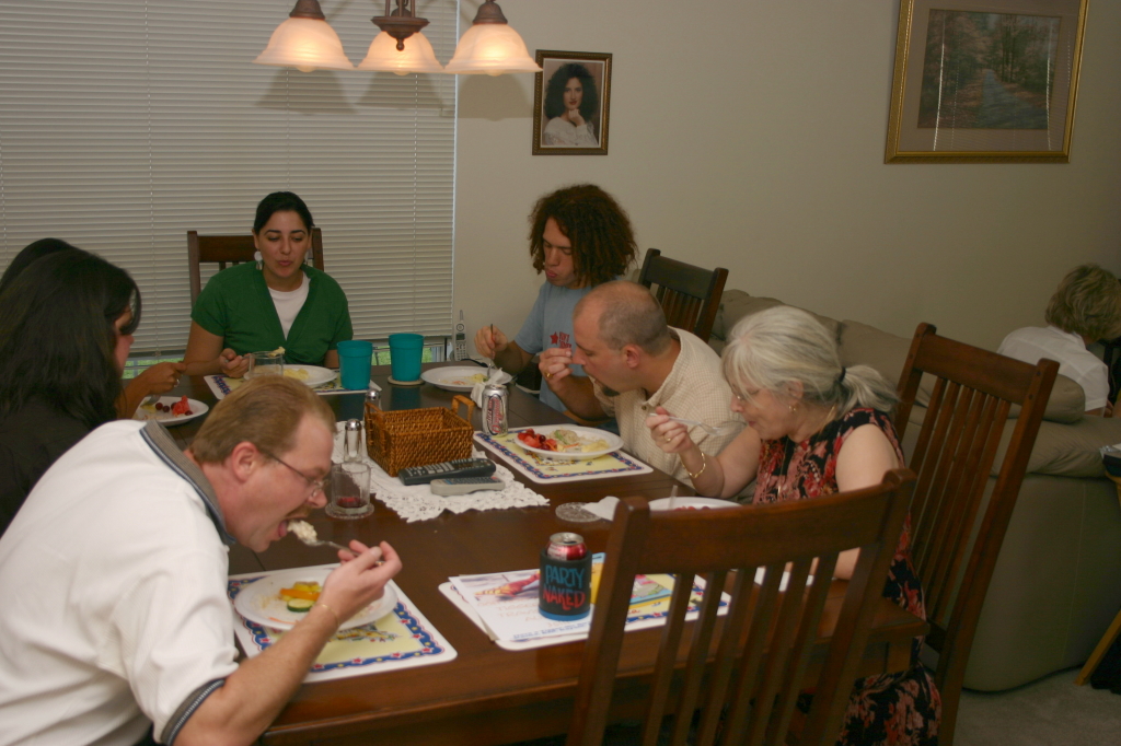 2005/08(August)/Travis-35th-Bday/1024x768_2005-08-28-Travis-35th-bday-11-Doug-Vanessa-Mark-Ren-Susana.JPG