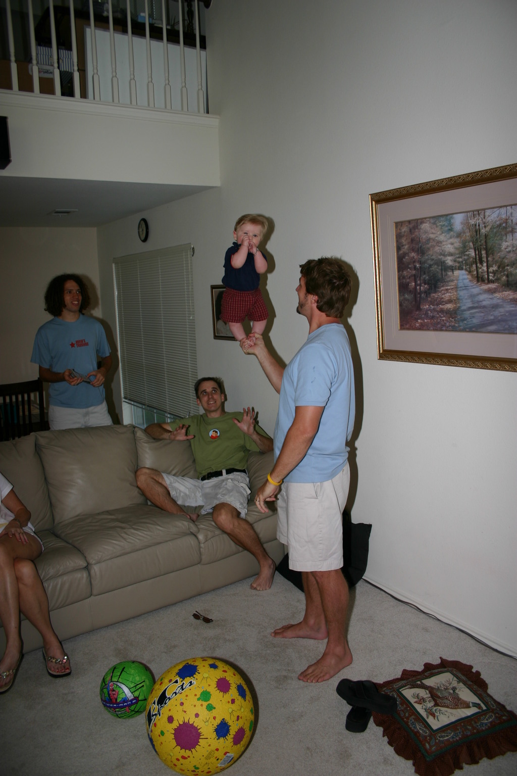 2005/08(August)/Travis-35th-Bday/1024x768_2005-08-28-Travis-35th-bday-29-Justin-Ian-stunting.JPG