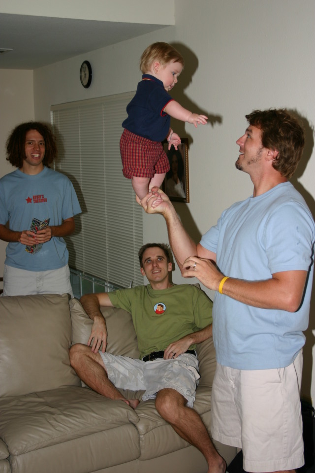 2005/08(August)/Travis-35th-Bday/640x480_2005-08-28-Travis-35th-bday-28-Justin-Ian-stunting.JPG