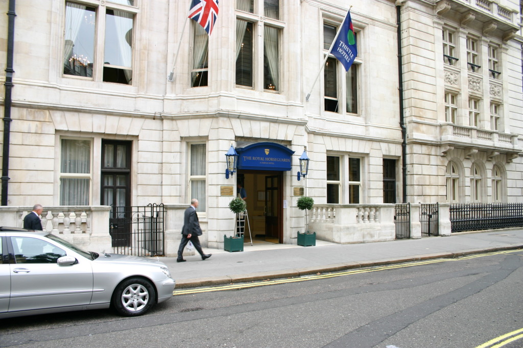 2005-09-06-London-24-Royal-HorseGuards-hotel.JPG
