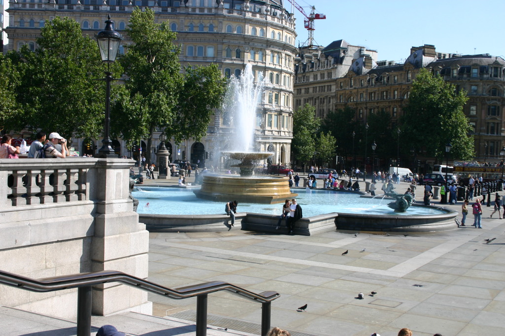 2005-09-08-London-15-Trafalgar-square.JPG