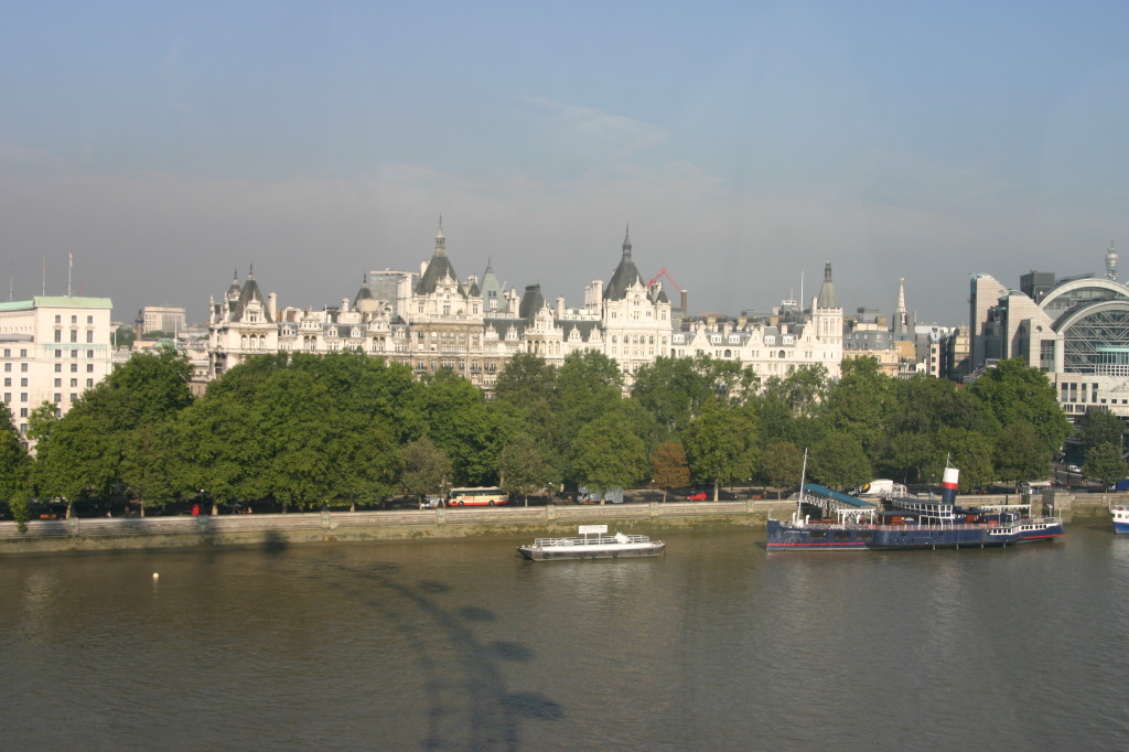 2005-09-09-London-07-from-the-Eye-Royal-HorseGuards.JPG