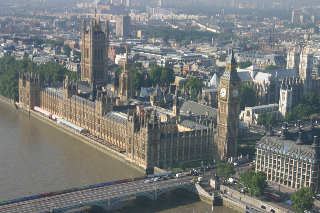 2005-09-09-London-26-from-the-Eye-BigBen-Parliment.JPG
