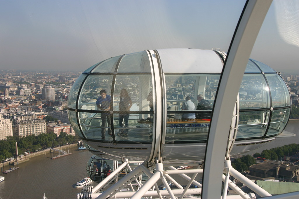 2005/09(September)/London/1024x768_2005-09-09-London-39-from-the-Eye.JPG