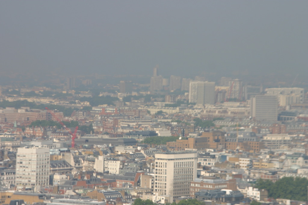 2005/09(September)/London/1024x768_2005-09-09-London-41-from-the-Eye.JPG