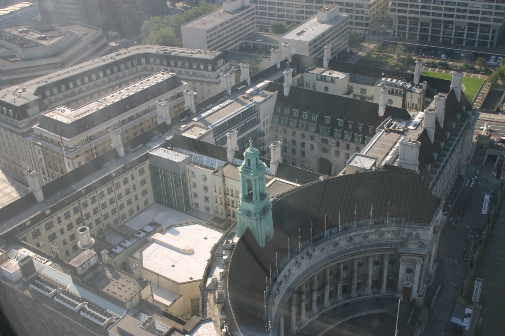 2005/09(September)/London/1024x768_2005-09-09-London-60-from-the-Eye.JPG