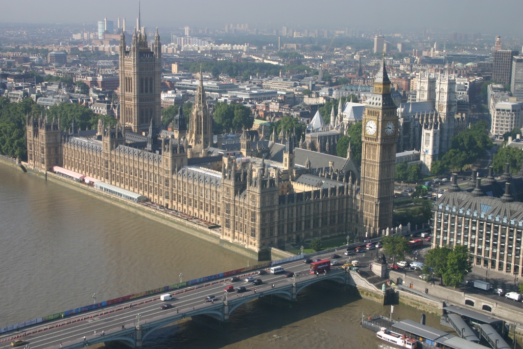 2005/09(September)/London/1024x768_2005-09-09-London-62-from-the-Eye-Big-Ben-Parliment.JPG