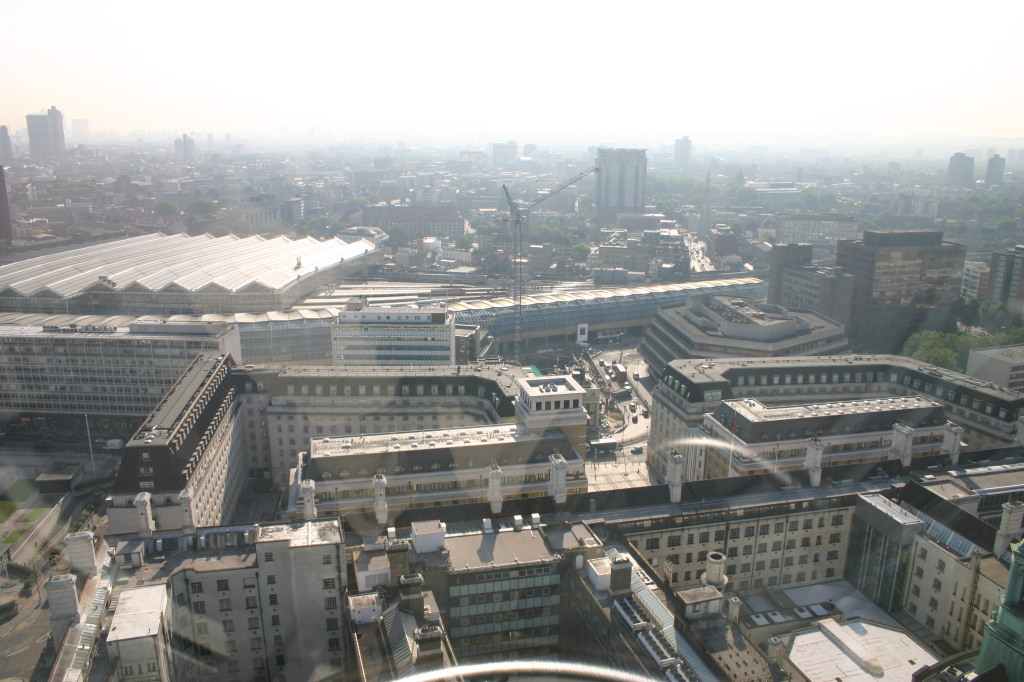 2005/09(September)/London/1024x768_2005-09-09-London-70-from-the-Eye.JPG